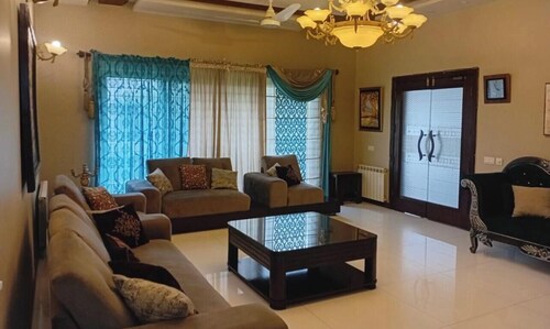 Luxury Three Bedroom house in Stunning location