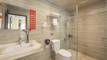 Deluxe Double Room, Mountain View | Bathroom | Free toiletries, slippers, towels, soap