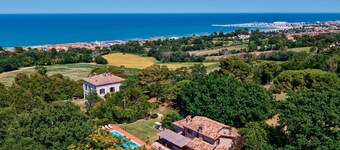 Villa Tenuta Belgatto - Private villa, 6 bedrooms, pool, sea view, Marche