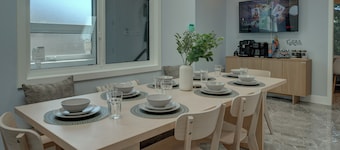 Cozy 5-bedroom house in peaceful Vancouver perfect for families