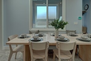 Unclassified image, 3 of 41, button - Cozy 5-bedroom house in peaceful Vancouver perfect for families (Vancouver)