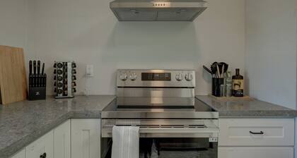 Cozy 5-bedroom house in peaceful Vancouver perfect for families