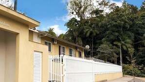 A building with a sign reading 'Jardim Verona' and the number '440' on the facade. - ASA Verona Park 06 2 Bedrooms Single Story House Timbo (Timbo)