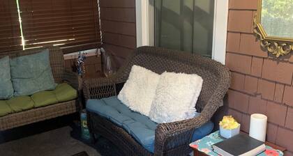 Fully Furnished 2BR Near Downtown Des Moines