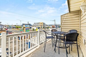 Outdoor dining - Franifer Rentals #2 | Dewey Beach Coastal Getaway! (Dewey Beach)