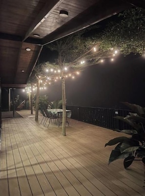 Terrace/patio - Cloud Forest Villa: Pool, Jacuzzi, Sleeps 13 (San Rafael de San Pedro de perez zeldon)