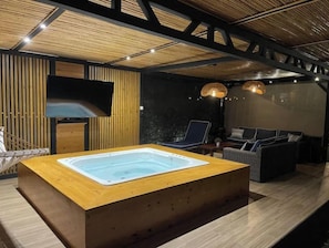 Interior - Cloud Forest Villa: Pool, Jacuzzi, Sleeps 13 (San Rafael de San Pedro de perez zeldon)