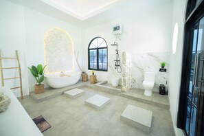 Deluxe villa, balkon | Badkamer | Handdoeken