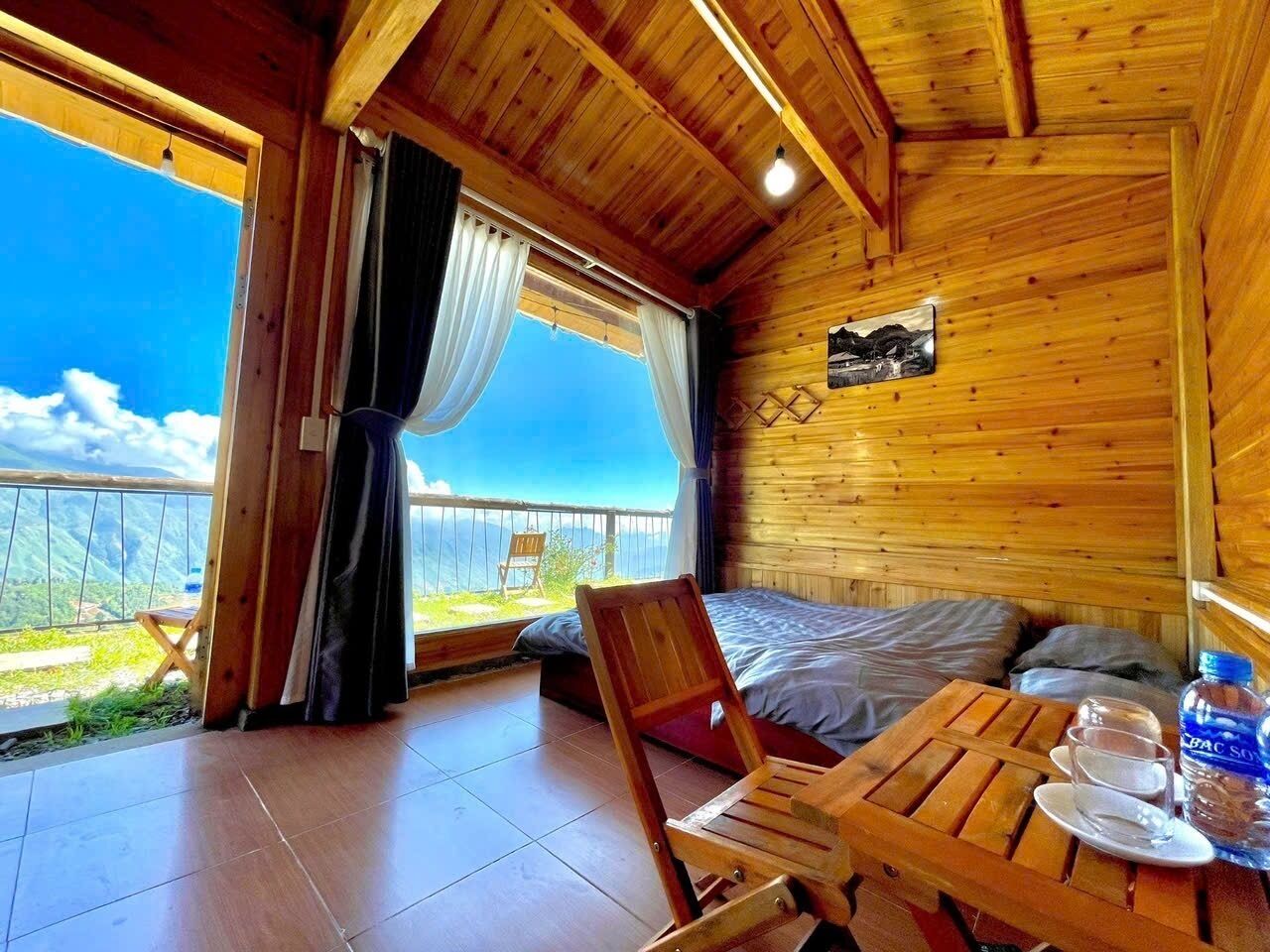 Standard Bungalow, 1 King Bed, Balcony, Mountain View | WiFi (free)