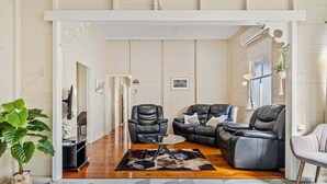 Living area - City Cottage (Rockhampton)