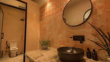 Luxury Shared Dormitory, Garden View | Bathroom