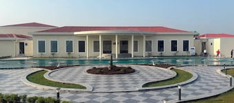 Moksha Resort and Spa 