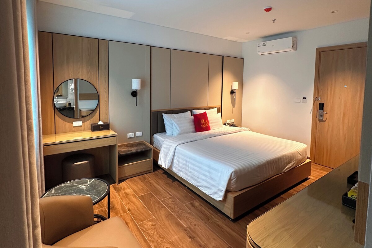 Estudio, vistas al patio | Caja fuerte, cortinas opacas, wifi gratis