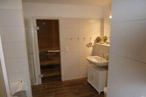 Bathroom - Apartment 6.3 - Holiday apartment in Graal-Müritz (Graal-Müritz)