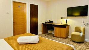 House - Deluxe Double Suite (Stone)