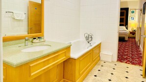 House | Bathroom - Deluxe Double Suite (Stone)