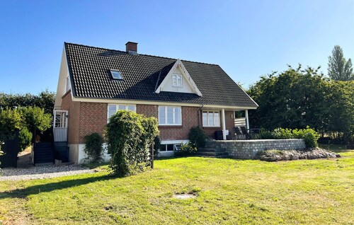 Nice home in Faaborg with WiFi