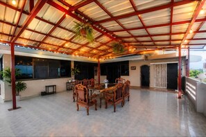 Dining - Spacious Rooftop Apartment with Terrace (Hua Hin)