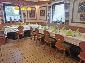 Dining - Landgasthof Pension zum Ross (Berg bei Neumarkt in der Oberpfalz)