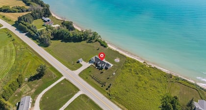 Lakefront! Watertoys! Sauna&Hot Tub!