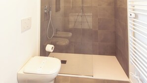 Deluxe Suite, Garden View | Bilik Mandi