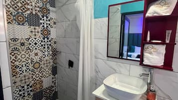 Deluxe Double Room | Bilik Mandi