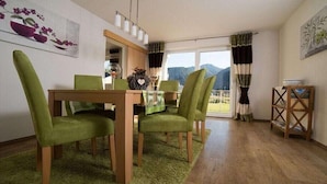 Dining - Holiday apartment in Grän with swimming pool (Grän)