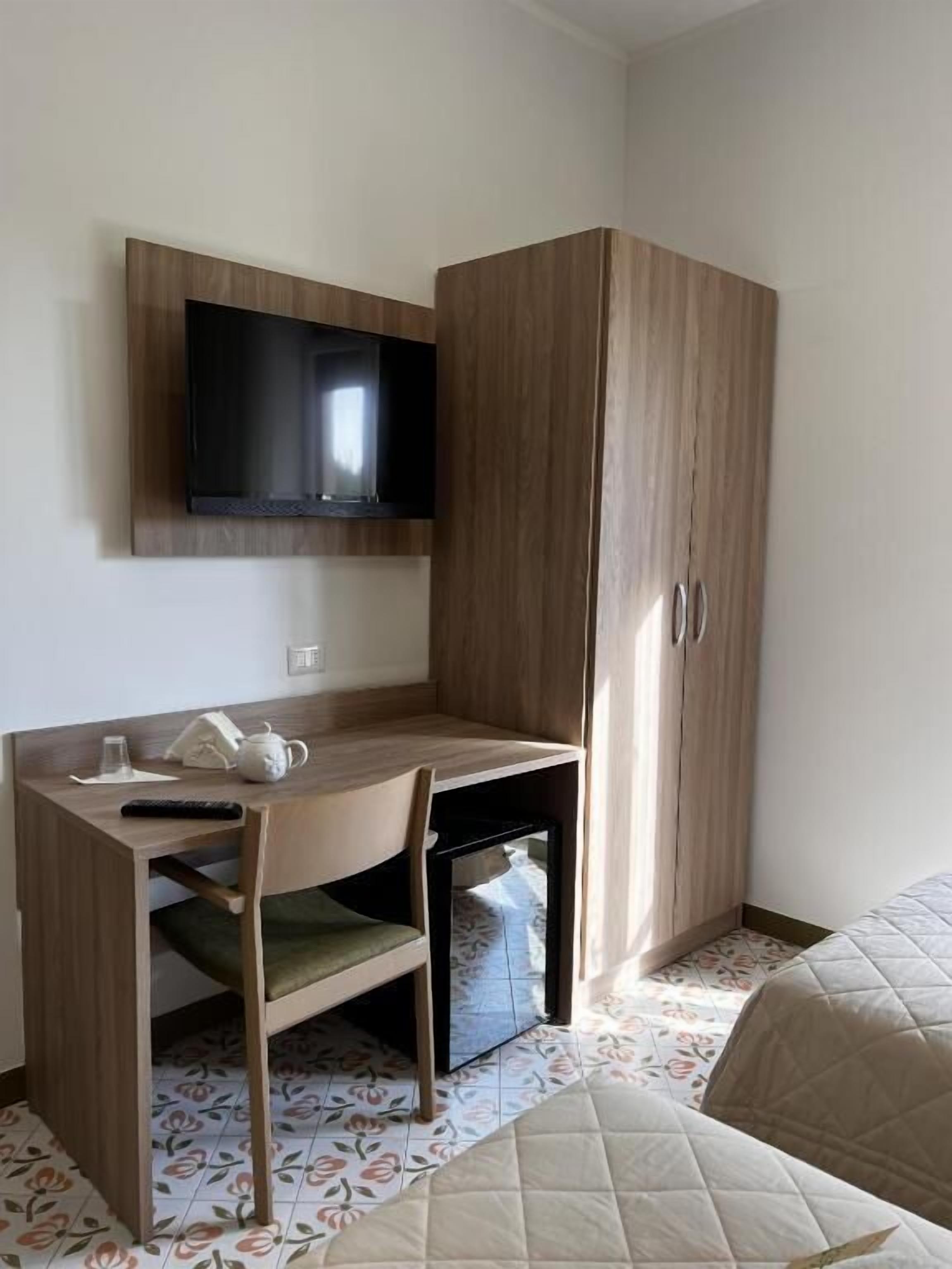 Twin Room, Balcony, Sea View | Interior