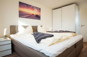 Unclassified image, 4 of 28, button - Holiday apartment with 2 bedrooms (Heiligenhafen)