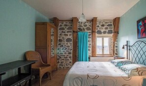 Room - Bed and Breakfast 'Chambre Turquoise' with Mountain View (Bagnols)