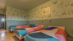 Room - Bed and Breakfast 'Chambre Verte' with Mountain View (Bagnols)