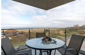 Outdoor dining - Holiday apartment with 2 bedrooms (Heiligenhafen)