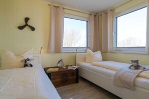 Unclassified image, 4 of 35, button - Holiday apartment with 2 bedrooms (Heiligenhafen)