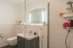 Unclassified image, 5 of 21, button - Holiday apartment with 2 bedrooms (Heiligenhafen)
