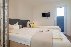 Unclassified image, 3 of 21, button - Holiday apartment with 2 bedrooms (Heiligenhafen)