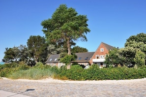 Exterior - House by the pier, Apartment I "Beach Nest" (Großenbrode)