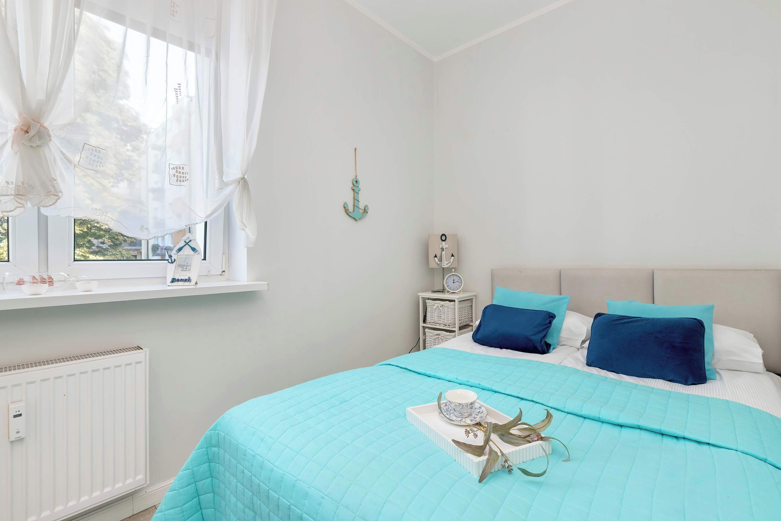 Iron/ironing board, travel crib, WiFi, bed sheets