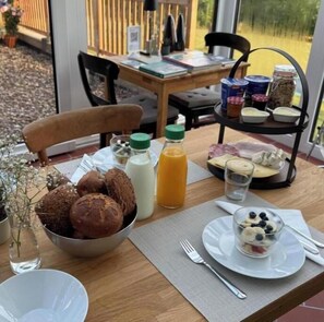 Outdoor dining - Vrbo Property (Burglahr)