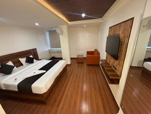 Desk, free WiFi - Hotel Darbaar Inn (Jaipur)