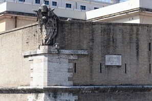 Unclassified image, 2 of 34, button - Sweet Home 36-Vatican (Roma)