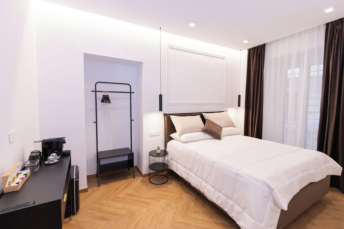 Comfort Double Room | Minibar (free items), desk, laptop workspace, soundproofing