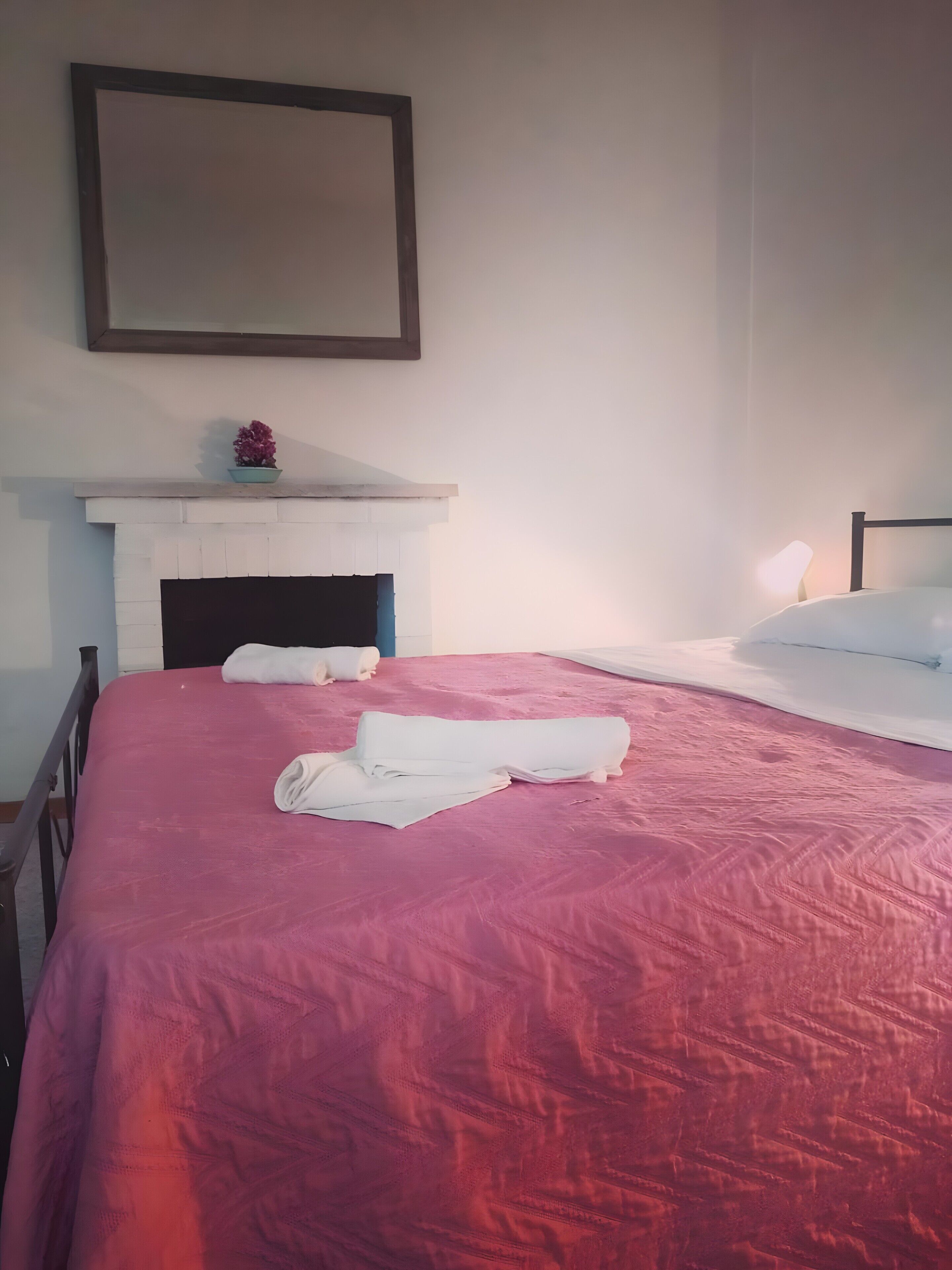 WiFi, bed sheets