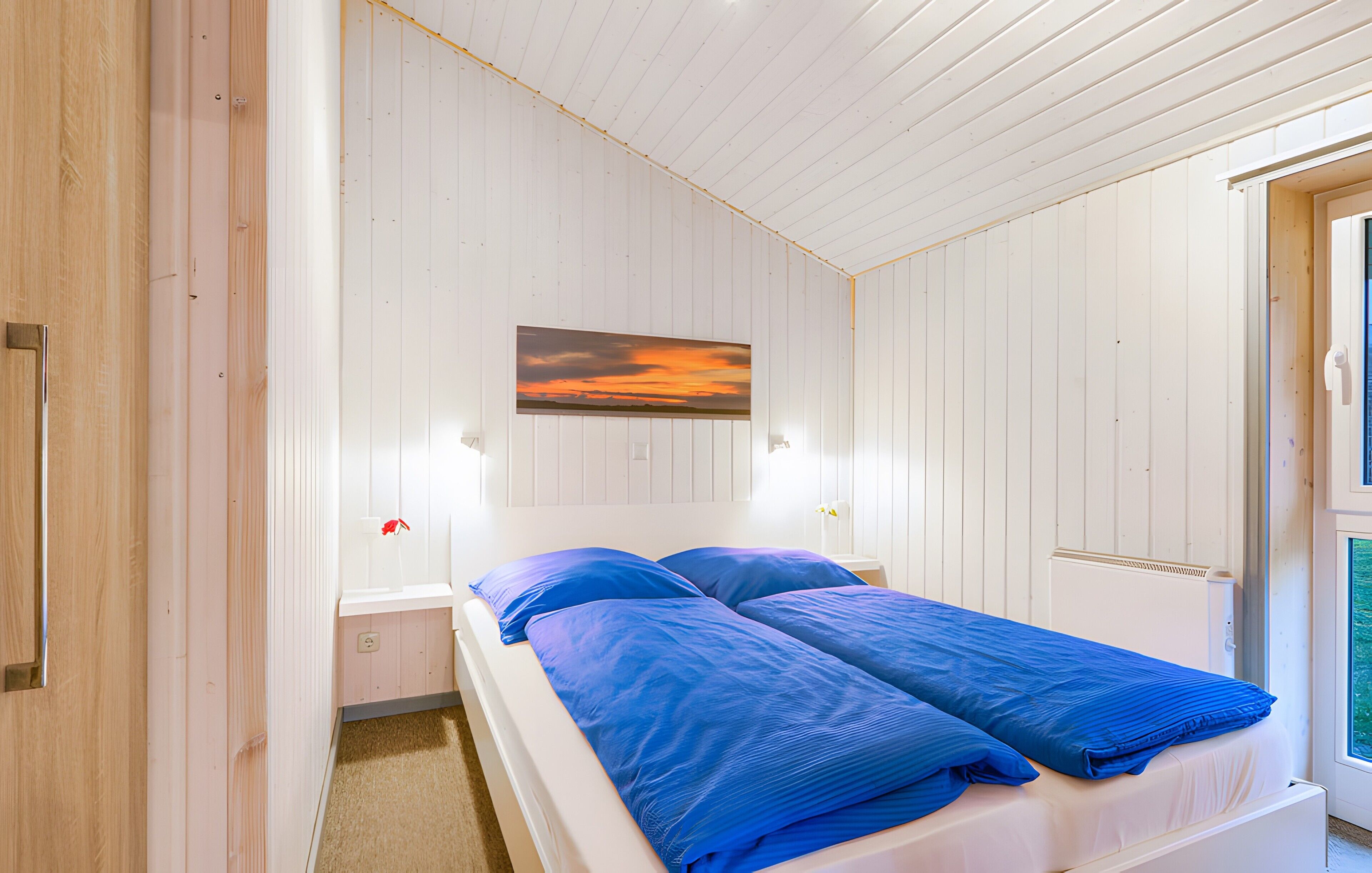 WiFi, bed sheets