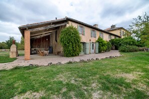 Exterior - Holiday Home “Lobersane” with Private Pool, Terrace and Wi-Fi (Saint-Laurent)