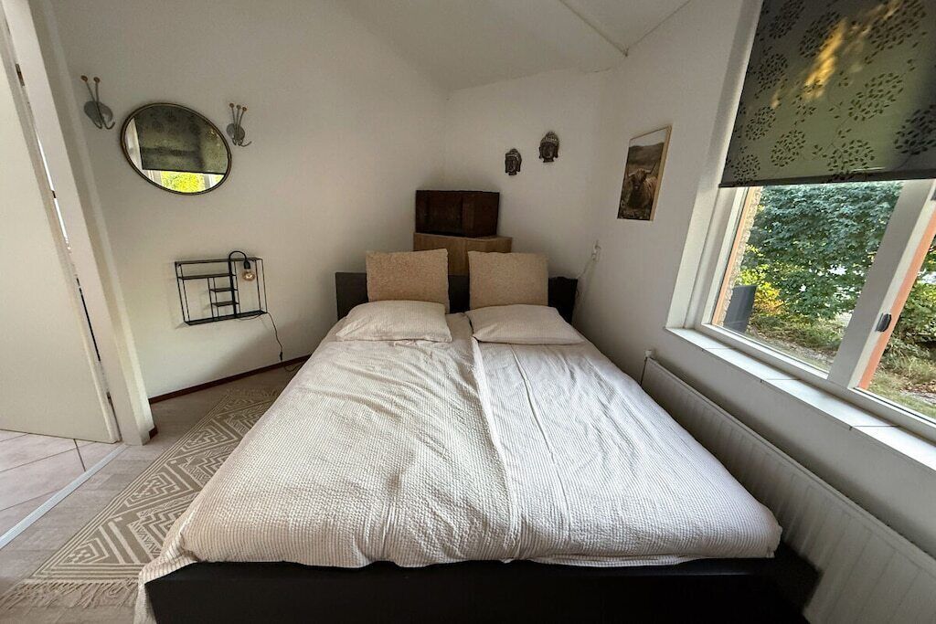 Iron/ironing board, free WiFi