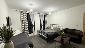 Apartment, 2 Bedrooms, Smoking, Balcony