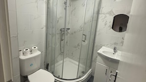 Appartement, 2 chambres, fumeur, balcon | Salle de bain