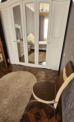 3 bedrooms, iron/ironing board, WiFi, bed sheets - Enjoyable 3-bedroom house with AC in charming Gyumri (Gyumri)