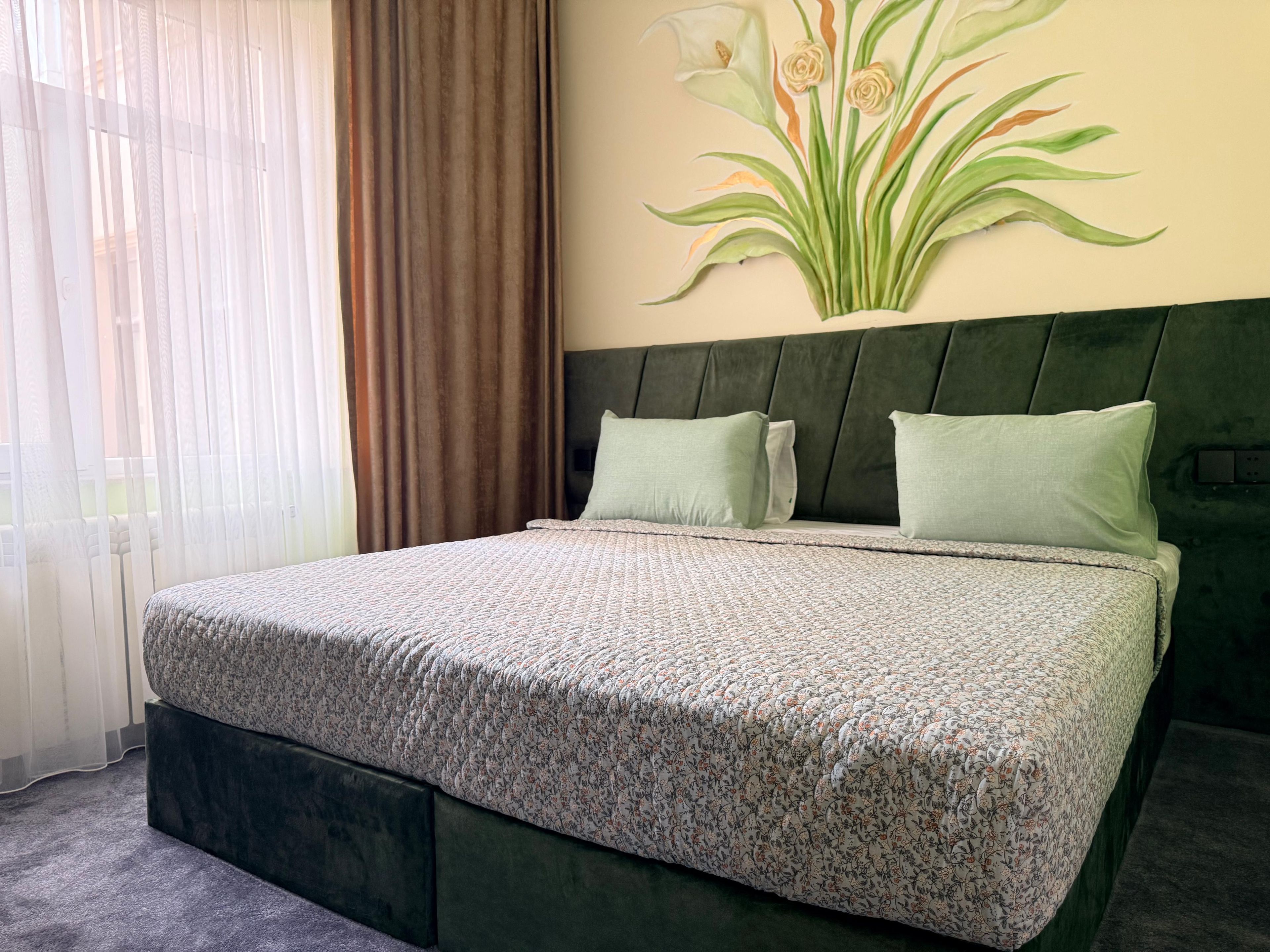 Deluxe Double Room | Minibar, desk, WiFi (free)