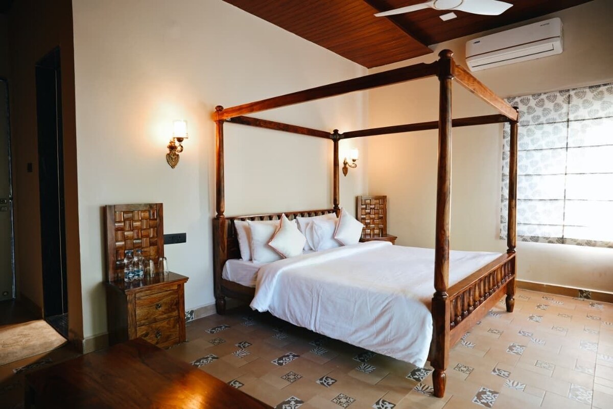 Deluxe Double Room, Balcony, Garden View | Desk, WiFi